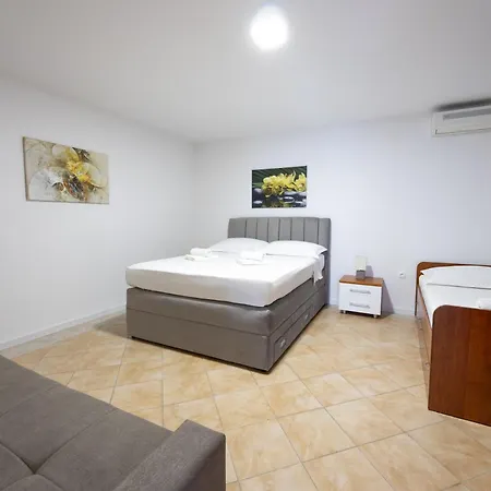 Vukovic Vanja Apartamento Makarska
